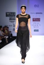 Model walks the ramp for Rahul Mishra at Wills Lifestyle India Fashion Week Autumn Winter 2012 Day 4 on 18th Feb 2012 (32).JPG